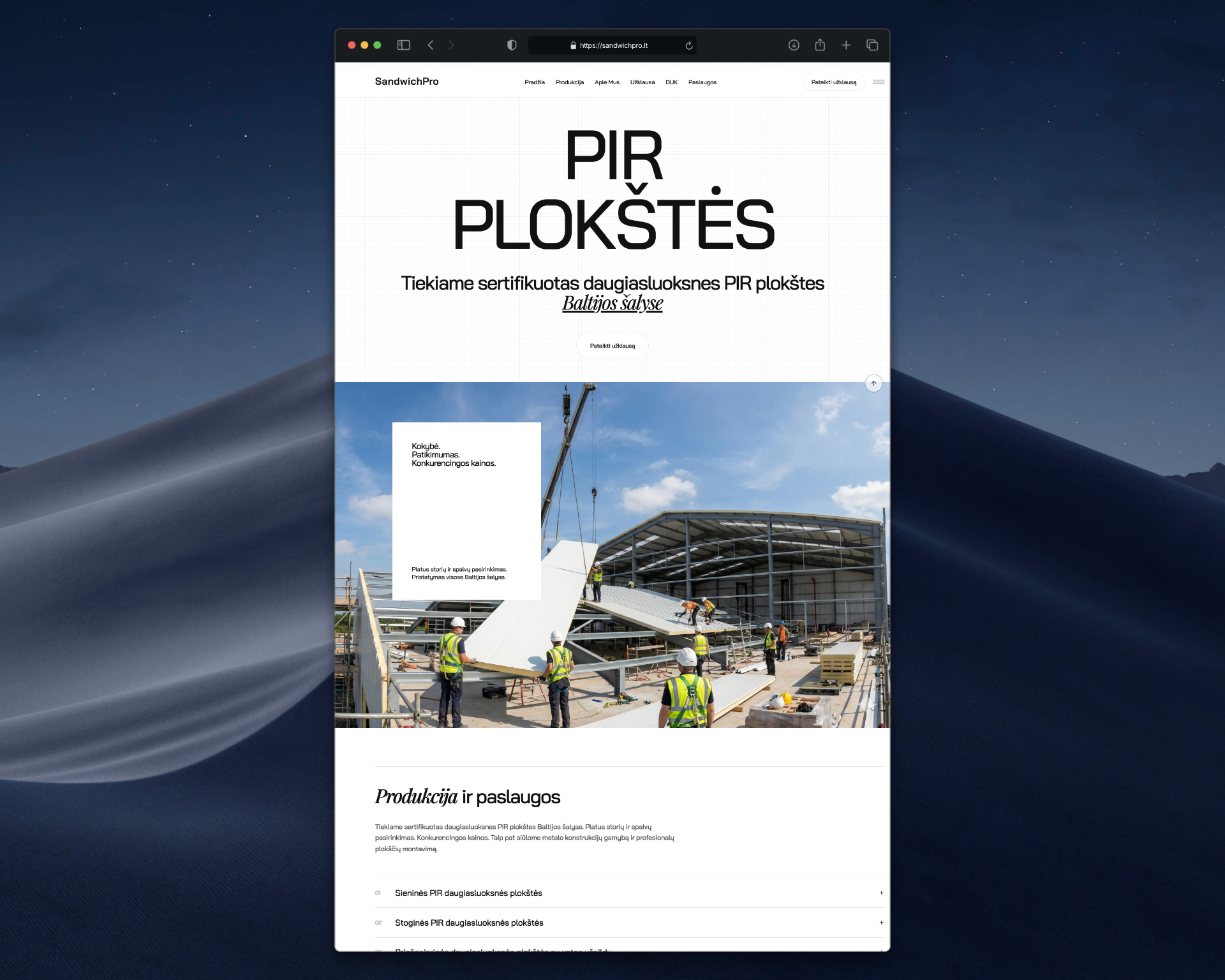 SandwichPro svetainės pagrindinis puslapis su PIR izoliacinių plokščių produktų katalogu, užklausos forma ir įmonės informacija